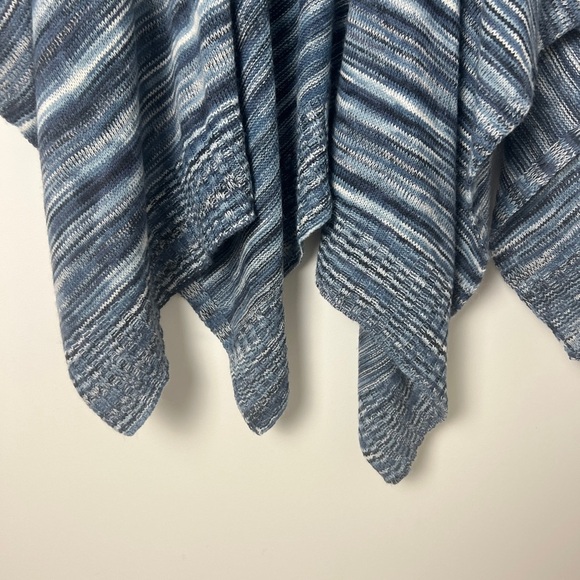 J. Jill One Size Blue Ombre Gradient Knit Open Poncho Ruana Wrap Coastal Boho - Picture 5 of 8